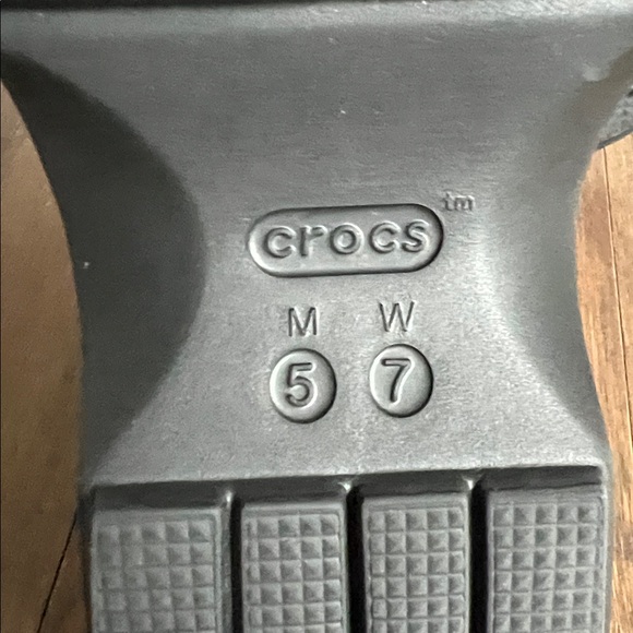 CROCS Stomp Loafer - Picture 10 of 11